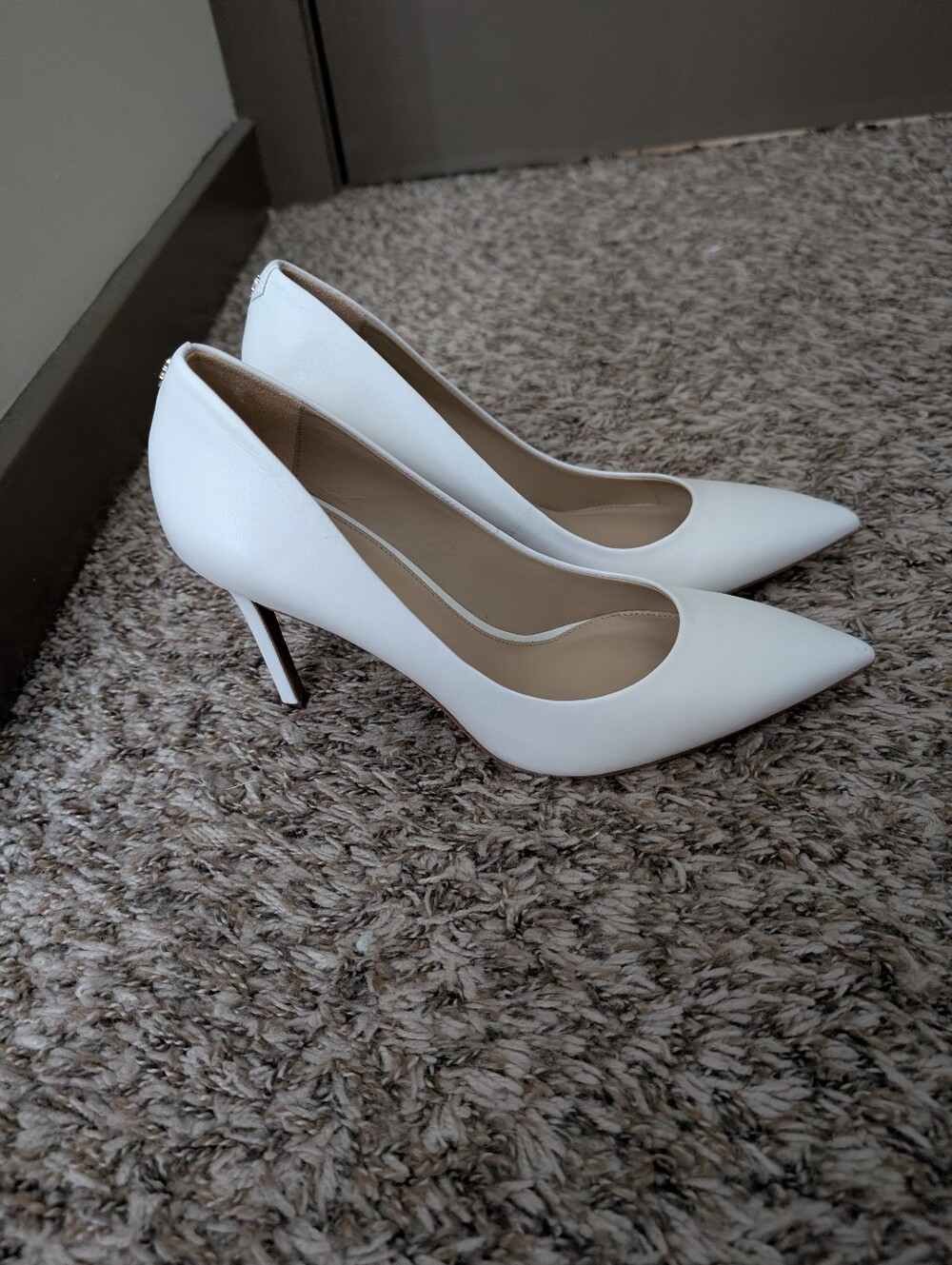 Sam Edelman Hazel Pointed Toe Pump in Bright White Leather Size 9.5